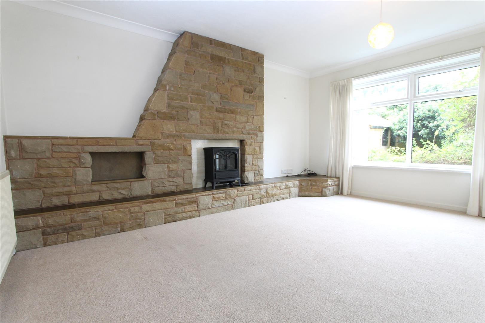 4 bed property in Linden Avenue, Kidderminster